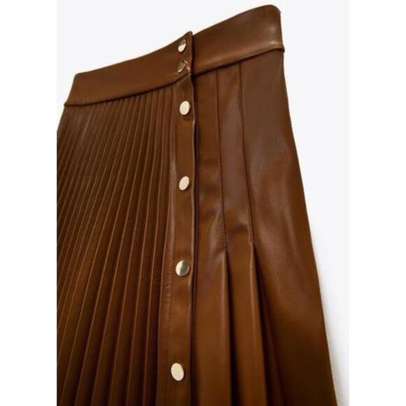 ZARA Gold Button High Waisted Accordian Pleated Mini Skirt - Picture 4 of 9